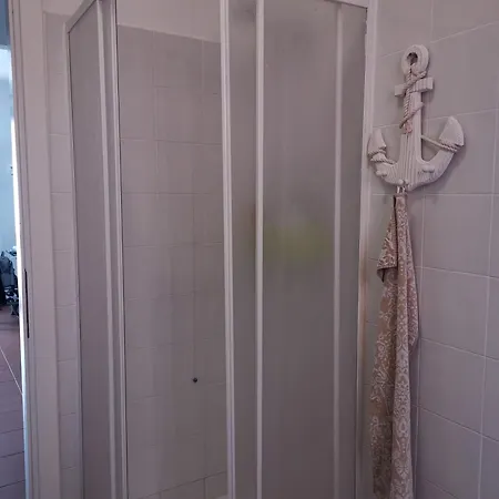 Casa Ruja - *
